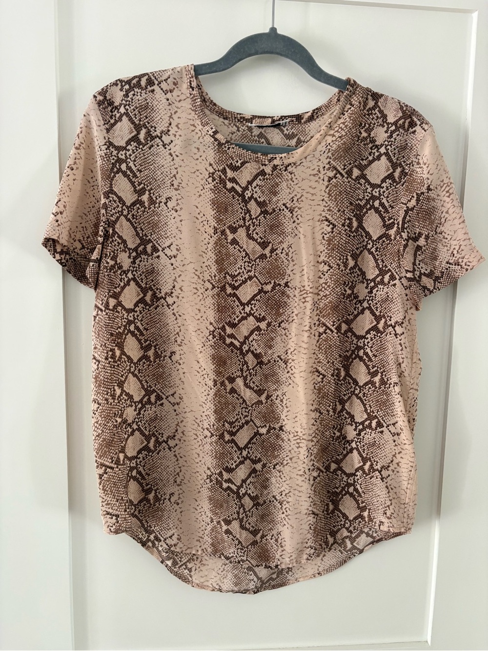 Equipment 100% Silk Snake Print Top Neutral Beige Short Sleeve Blouse XS